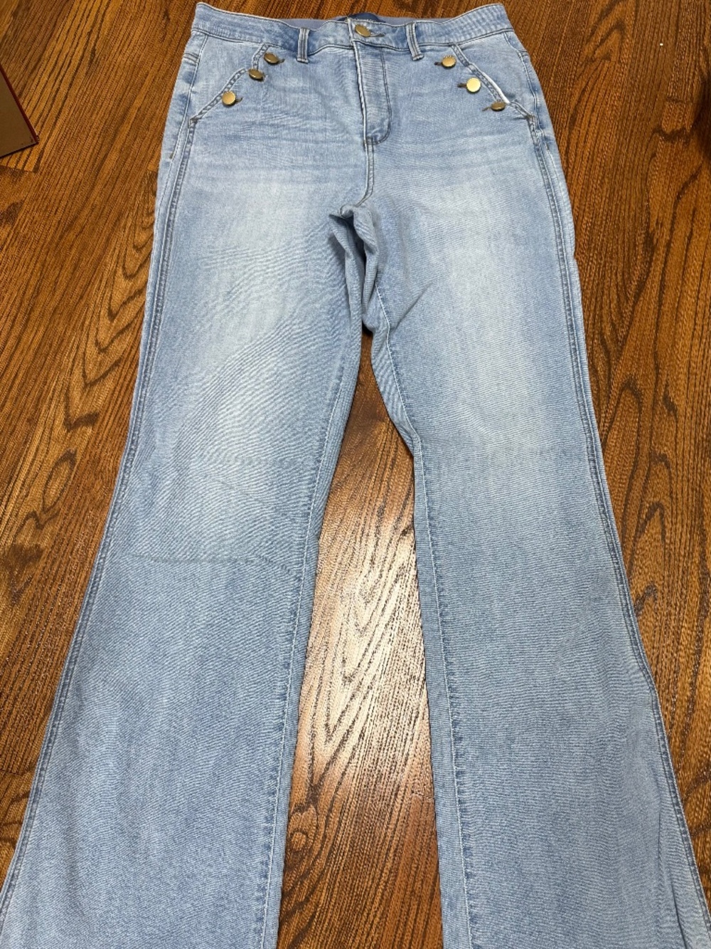 Democracy “Ab”solution Light Wash Flare Stretch Jeans – Size 10 – Never Worn